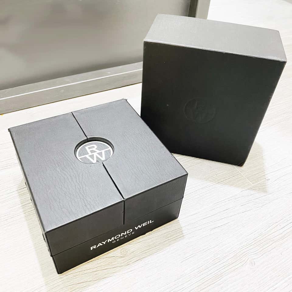 Raymond weil watch online box